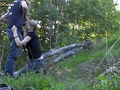 Slutty amateur chick favours a guy with a handjob in the forest