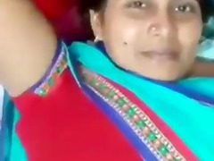 Desi mature Enjoys Her Sex Toys On A Live Cam