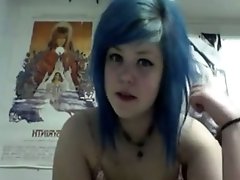 Blue haired big bottomed amateur webcam nympho was teasing her slit
