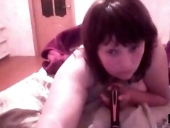 Short haired perverted chubby mature lady sucked hair brush on webcam