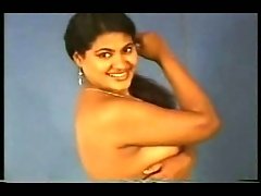 Hot Desi amateur bitch on the audition flashing her tits